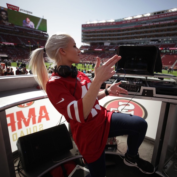 Meet your Posher, Amy - Picture 4 of 5